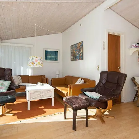 Three-bedroom Holiday In Glesborg 5