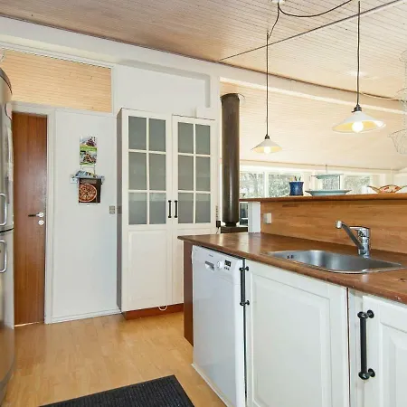 Three-bedroom Holiday In Glesborg 5 *